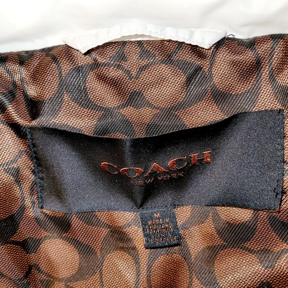 Coach hooded puffer vest with pockets. Pale gray/white/brown, size Medium - Picture 4 of 15